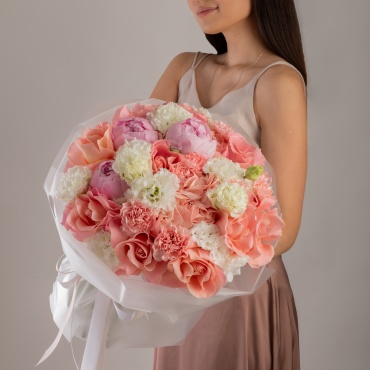 Flower.kz букет в оформлении гвоздика, гортензия, пион, роза, лизиантус 25 шт 50 см
