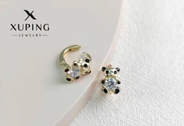 Серьги Xuping Jewelry медицинская сталь, медицинское золото, фианит
