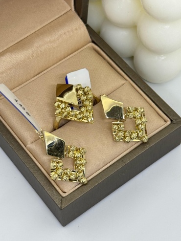 Exclusive Italy JANARA GOLD вес 7.59 г золото, без вставок