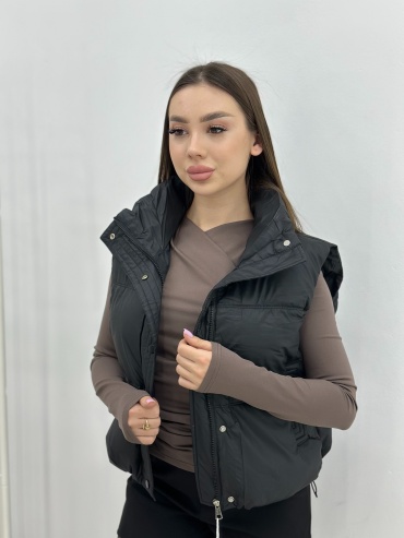 Жилет черный