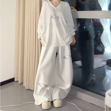 Костюм повседневный SHOPITO белый