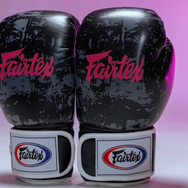 Боксерские перчатки Fairtex 14 oz черный, серый