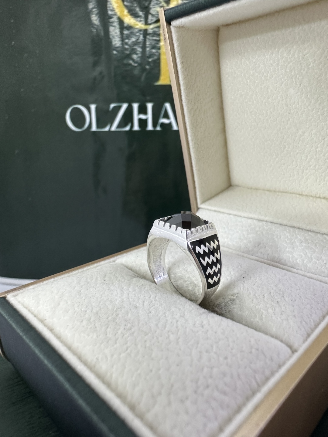 OLZHA BRAND O4 размер 15.5 вес 3.6 г серебро, оникс