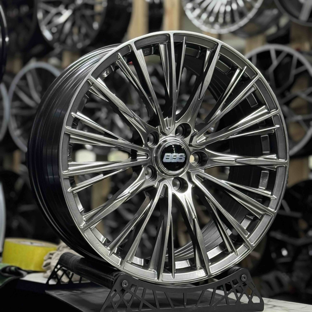 RNO XF055 8x18/5x114.3 D73.1 ET38 4 диска серебристый, графит