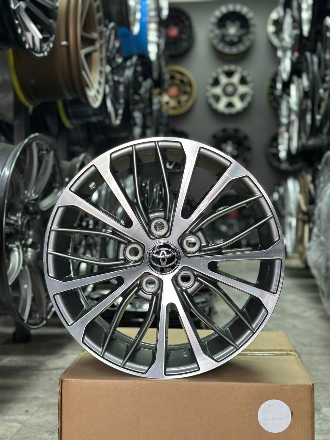 RNO 5343 6.5x16/5x114.3 D60.1 ET45 4 диска серебристый, графит