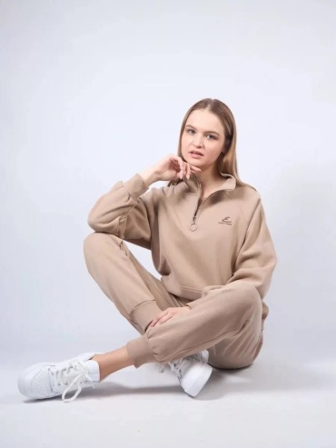 Спортивный костюм бежевый