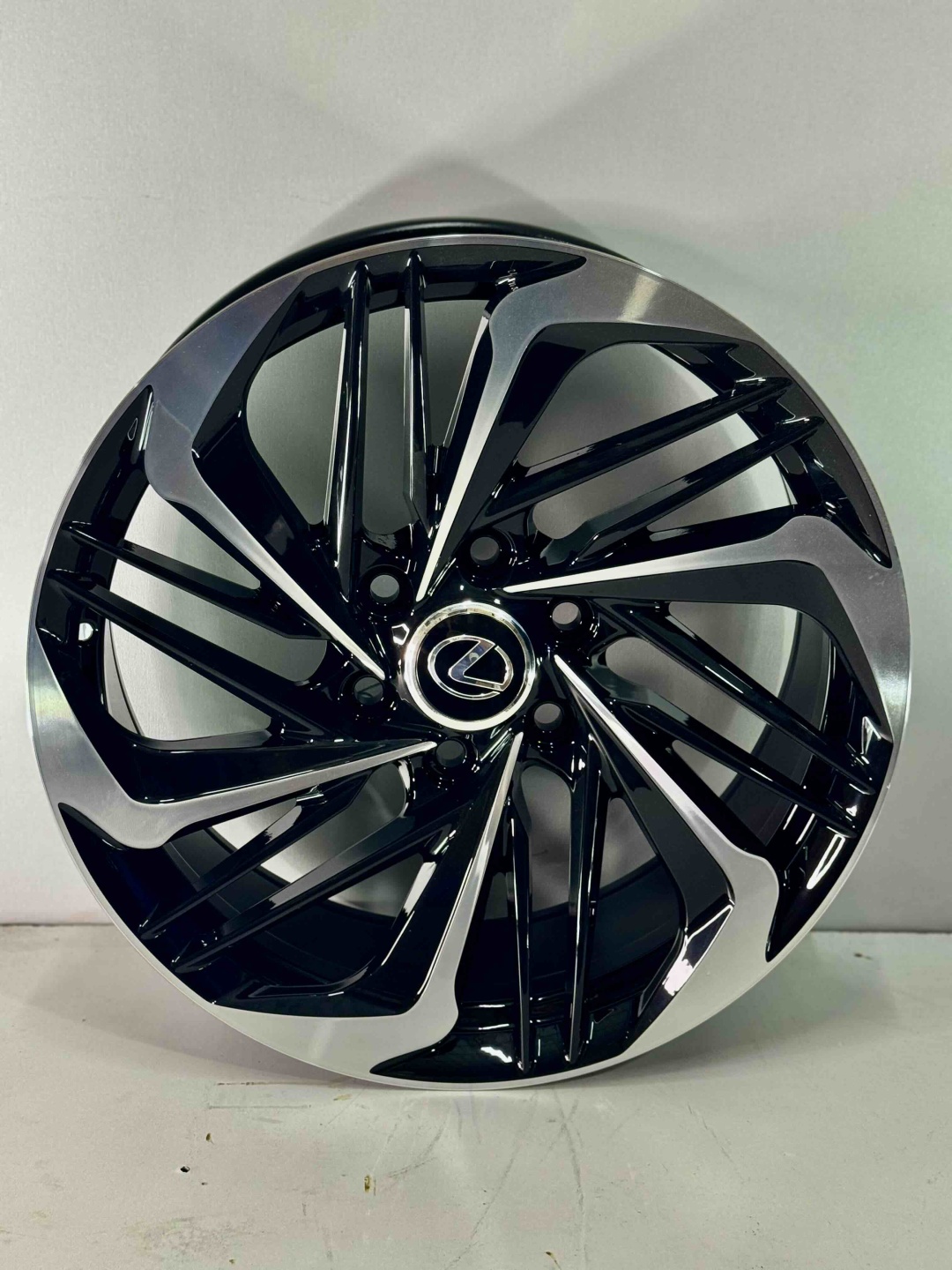 Top Grade lexus299-20 8.5x20/6x139.7 D106.1 ET25 4 диска черный, серебристый