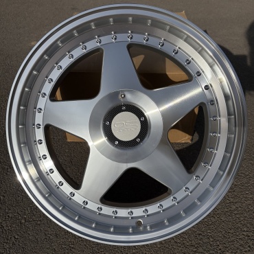 Fonyee F82595 7.5x17/5x120 D74.1 ET35 4 диска серебристый