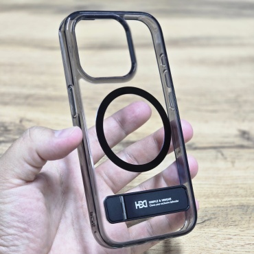 Чехол DDD для Apple iPhone 16 Pro темно-прозрачный