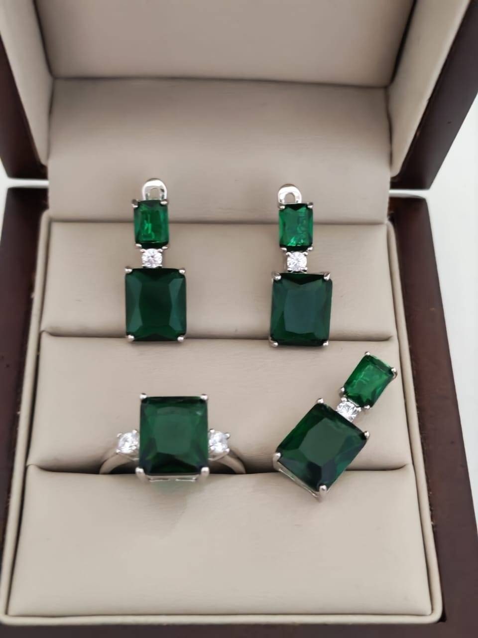 BUYS BRAND 396403457G8 вес 12.05 г серебро, цирконий, хризолит