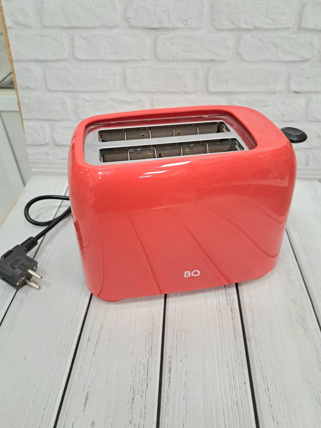Тостер BQ BQ T1007 красный
