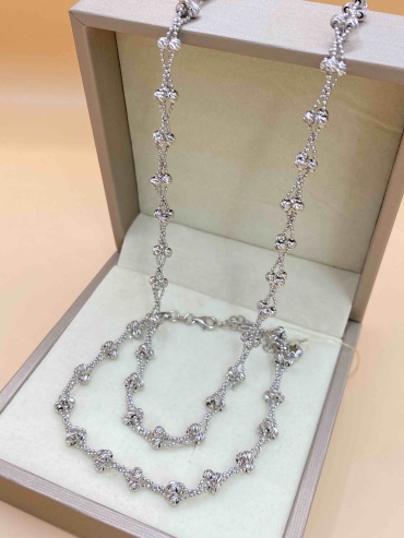 DN Jewelry 19 вес 19.58 г золото, без вставок