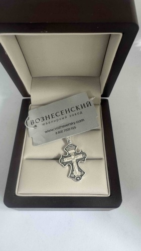 Крестик 18 КАРАТ 545566 вес 2.17 г серебро, без вставок