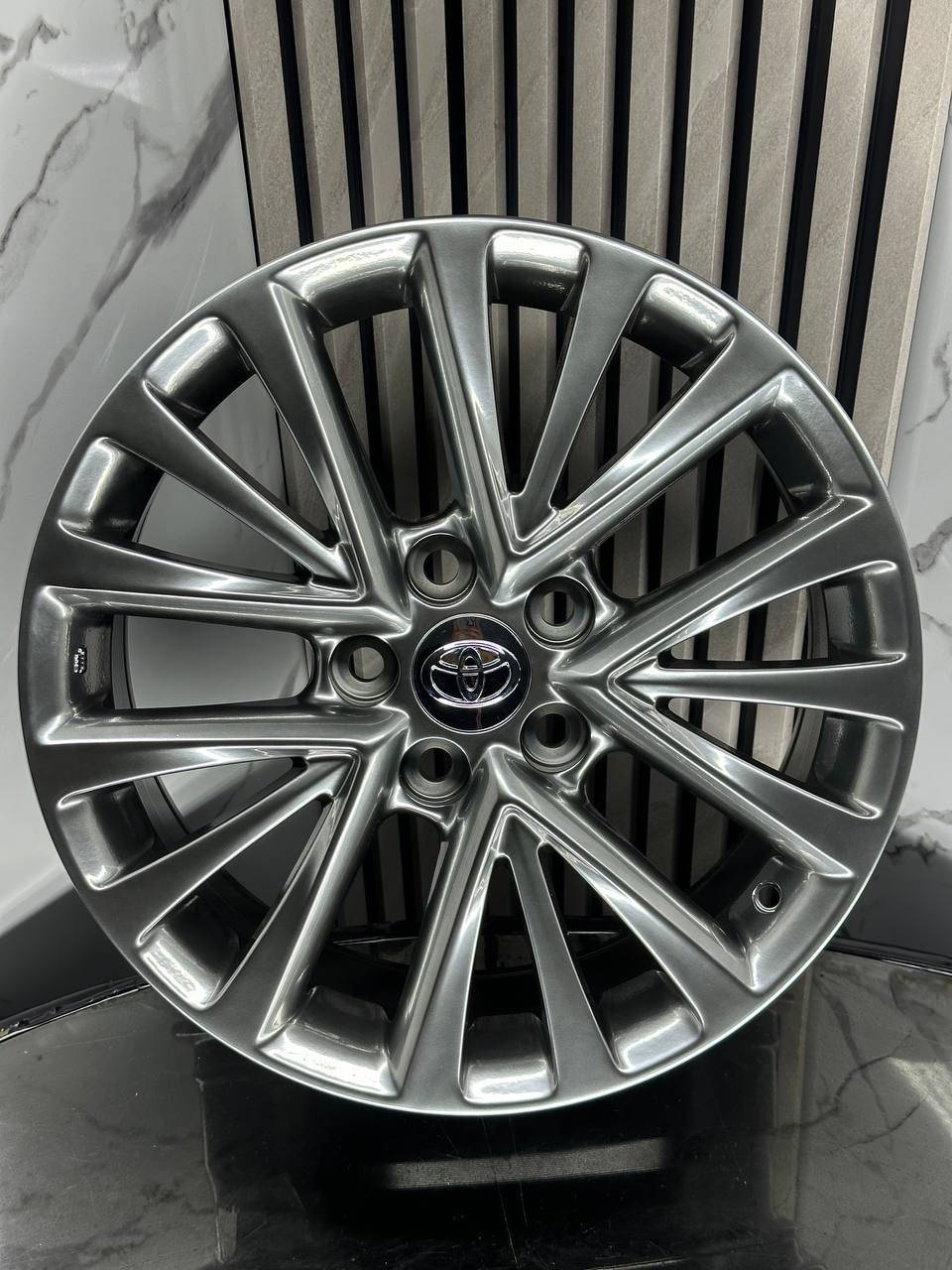 Top Grade Camry55 r643 7x17/5x114.3 D60.1 ET45 4 диска графит