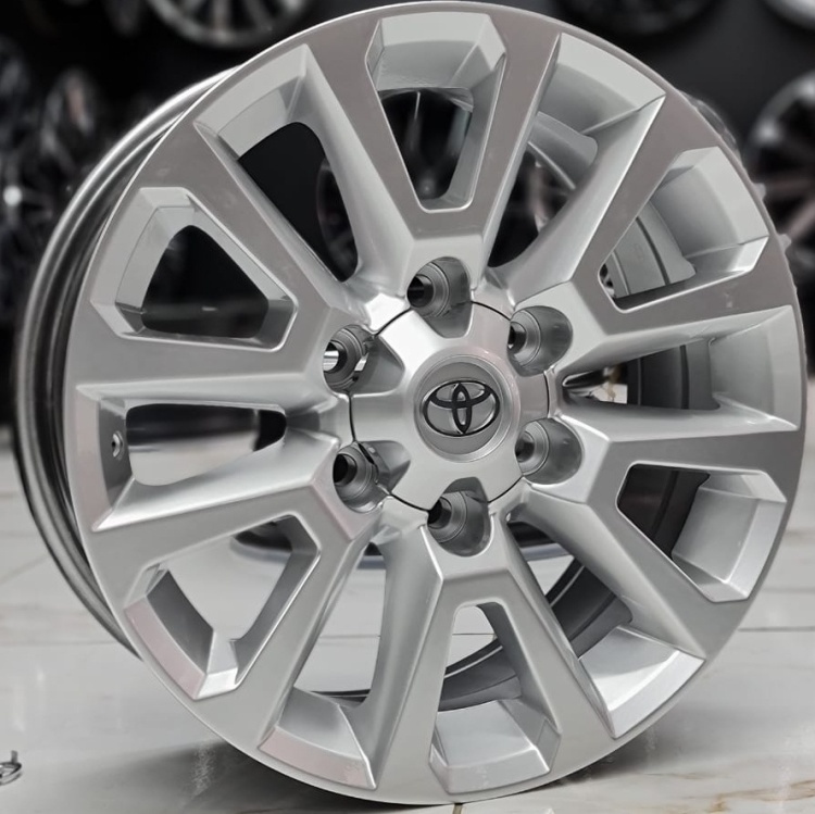 Rainbow Dance PRADO/HILUX 7.5x18/6x139.7 D106.1 ET25 4 диска серебристый