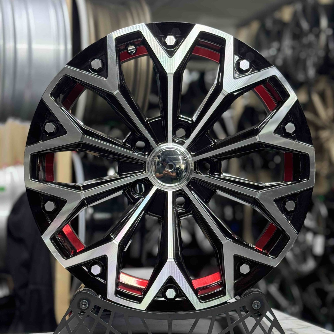Wheels Wheels 1085 6.5x16/5x114.3 D73.1 ET35 4 диска черный, серебристый, красный