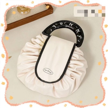 YUMMY косметичка искусственная кожа бежевый 25X30 см