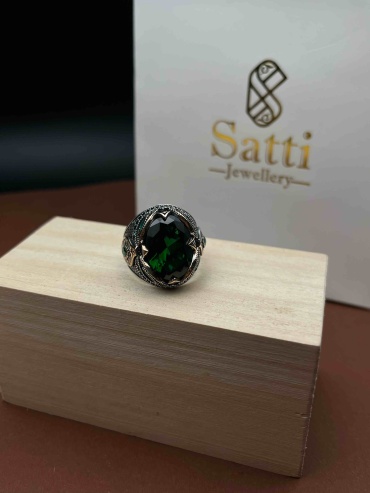 Перстень Era Jewellery 2103027 размер 21.5 вес 17.29 г серебро, изумруд