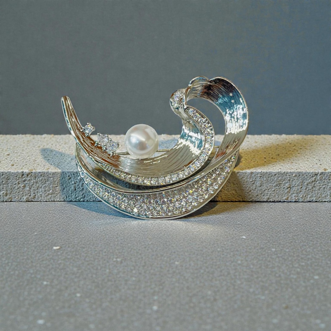 Брошь Hatira стразы, кристаллы Swarovski