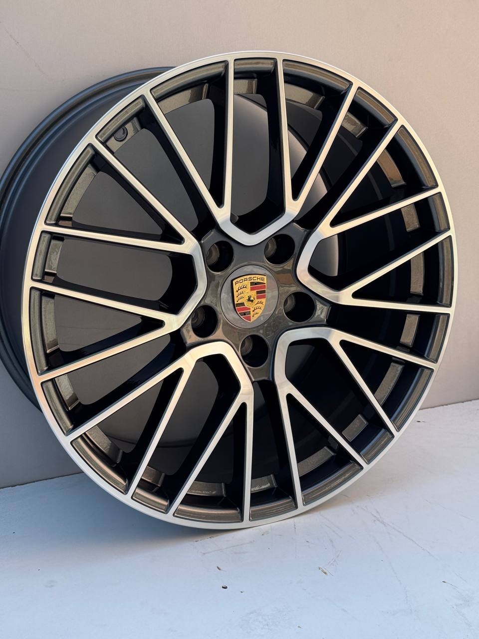 Porsche fbx478-21 11x21/5x130 D71.6 ET55 4 диска серебристый, графит
