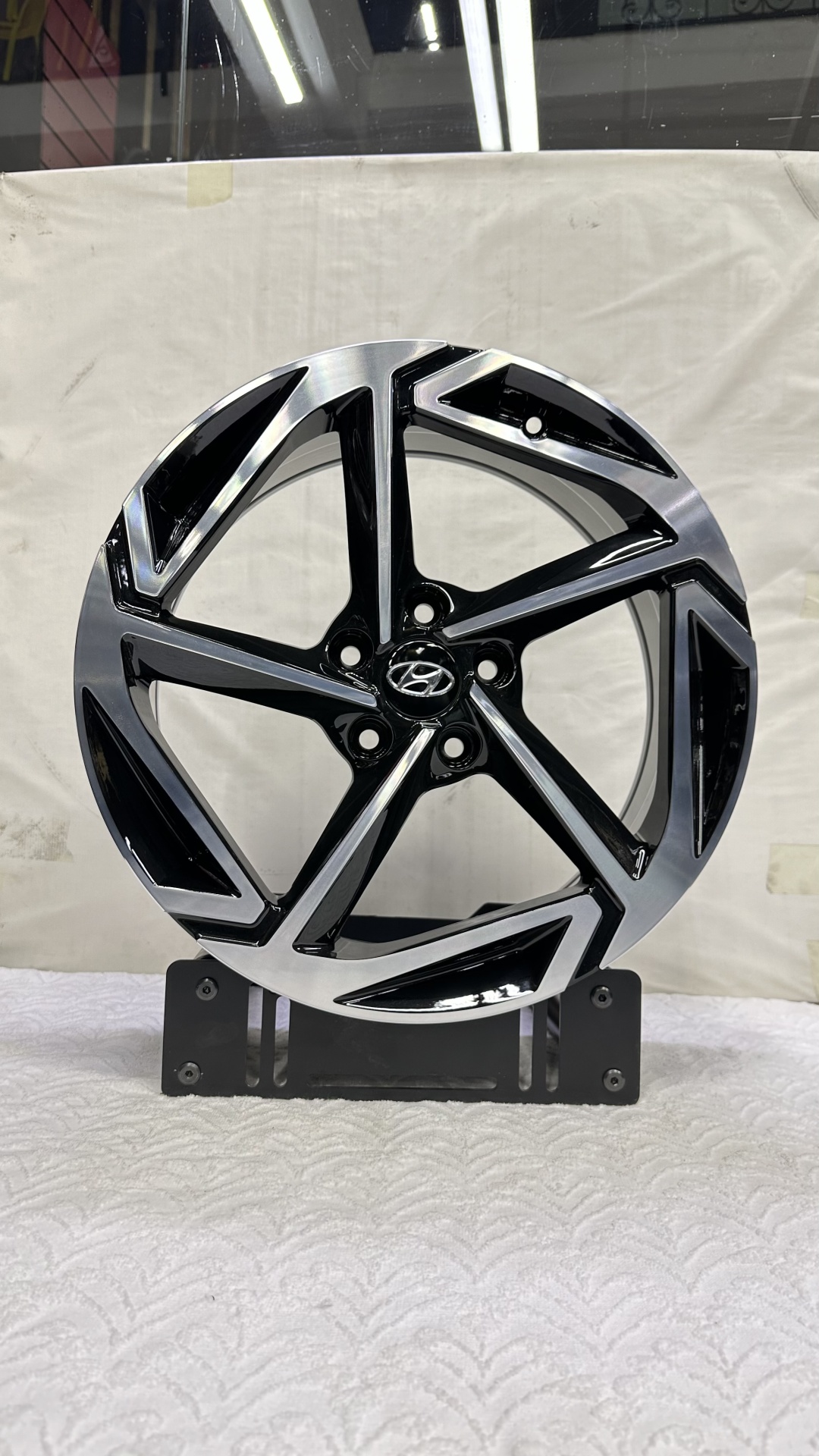 Rainbow Dance RNO 5898 7.5x18/5x114.3 D67.1 ET45 4 диска черный, серебристый