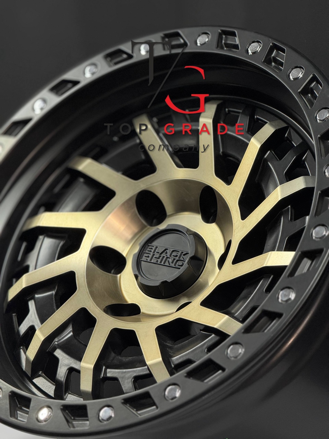 Top Grade 9118 9x17/6x139.7 D110 ET0 4 диска золотистый, черный