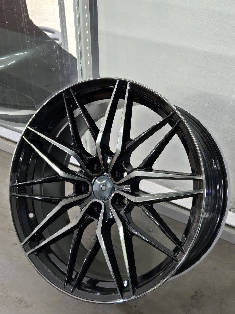 Top Grade SHF 838328 8.5x19/5x108 D65.1 ET35 4 диска графит, черный