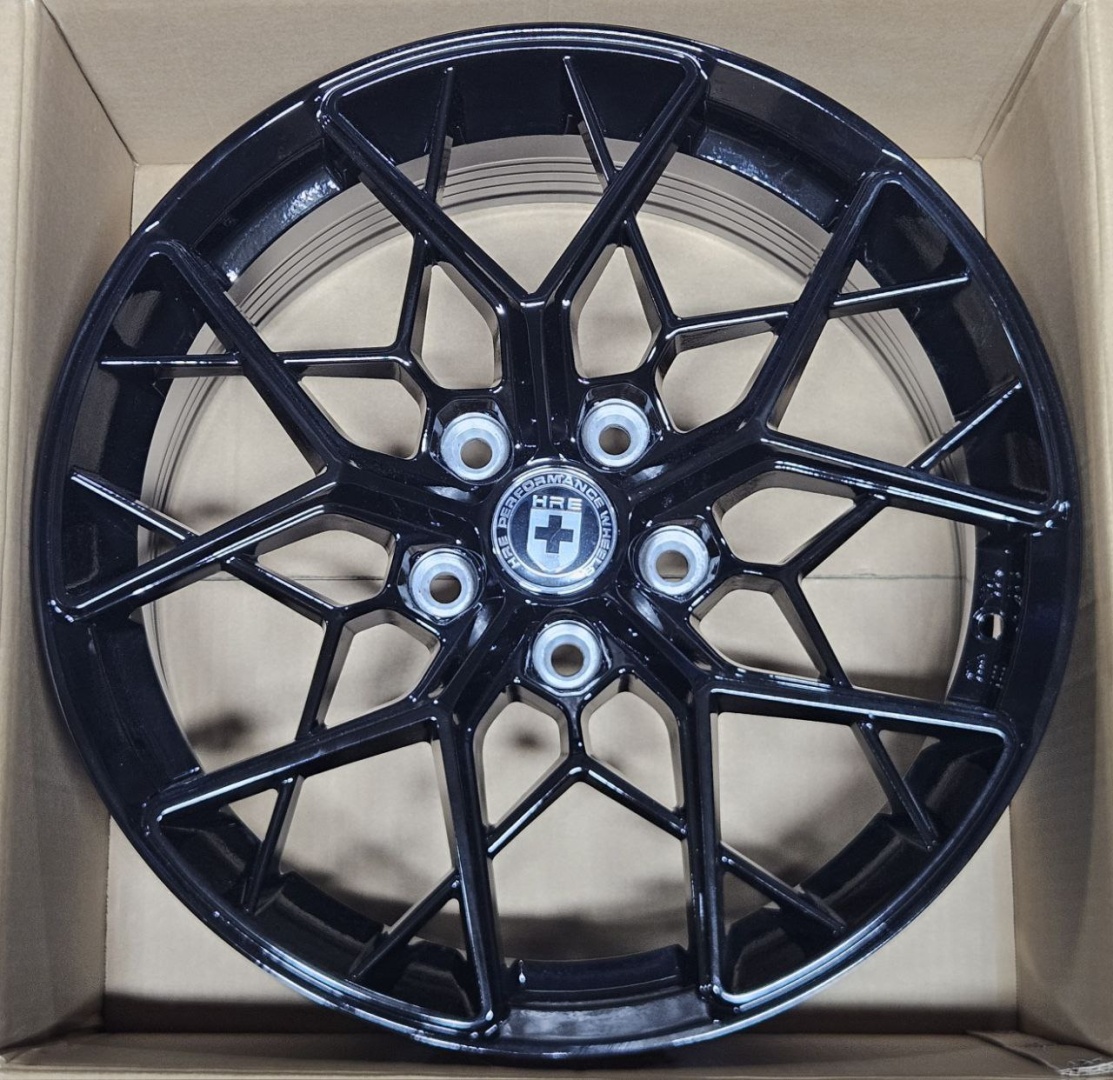 Fonyee XF019 7.5x17/5x114.3 D73.1 ET35 4 диска черный