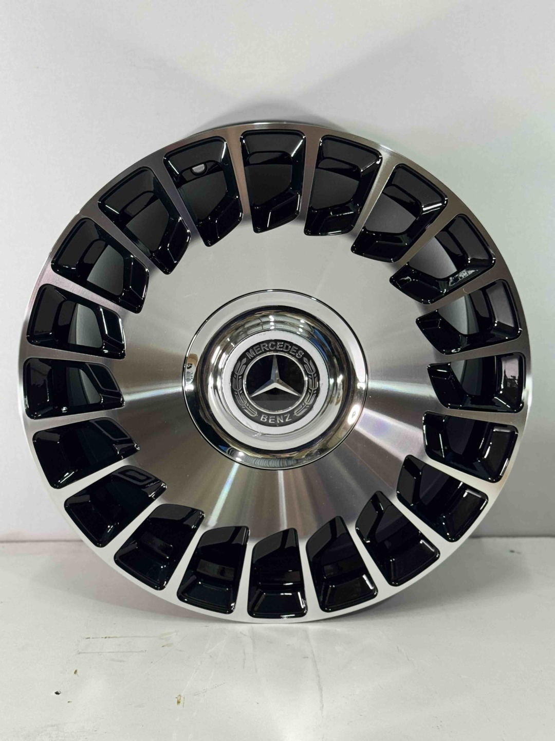 Mercedes-Benz t/g 417-8-x 8.5x18/5x112 D66.5 ET35 4 диска черный, серебристый
