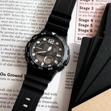 Кварцевые CASIO AEQ-100W-1AVDF пластик