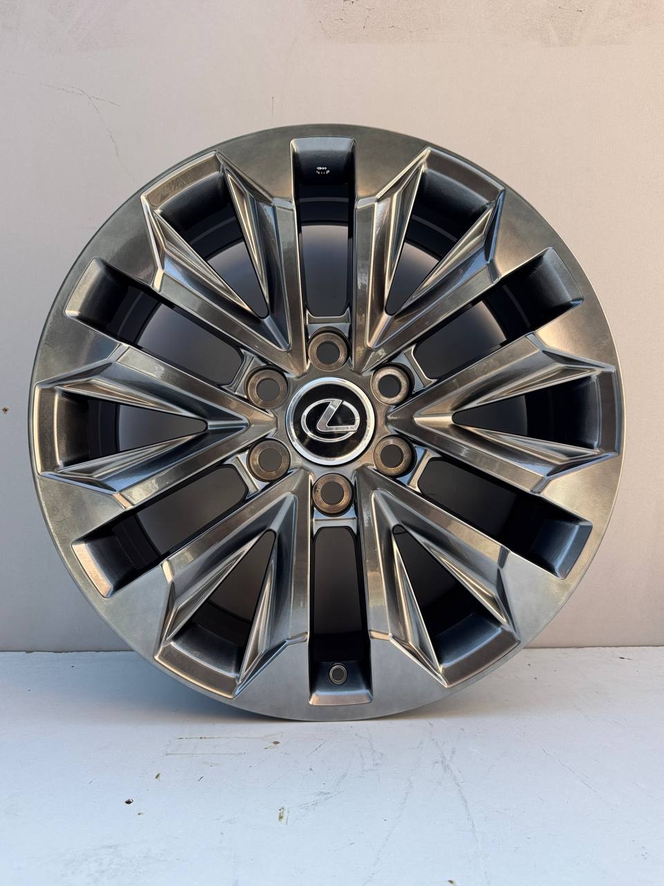 Top Grade LEXUS T/G FBX472-9 8x19/6x139.7 D106.1 ET25 4 диска графит