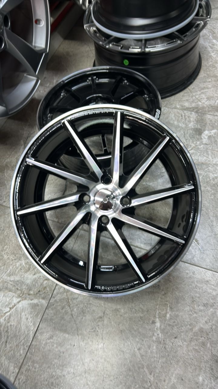 LKN Lkn1931 7x16/4x100 D67.1 ET35 4 диска черный, серебристый