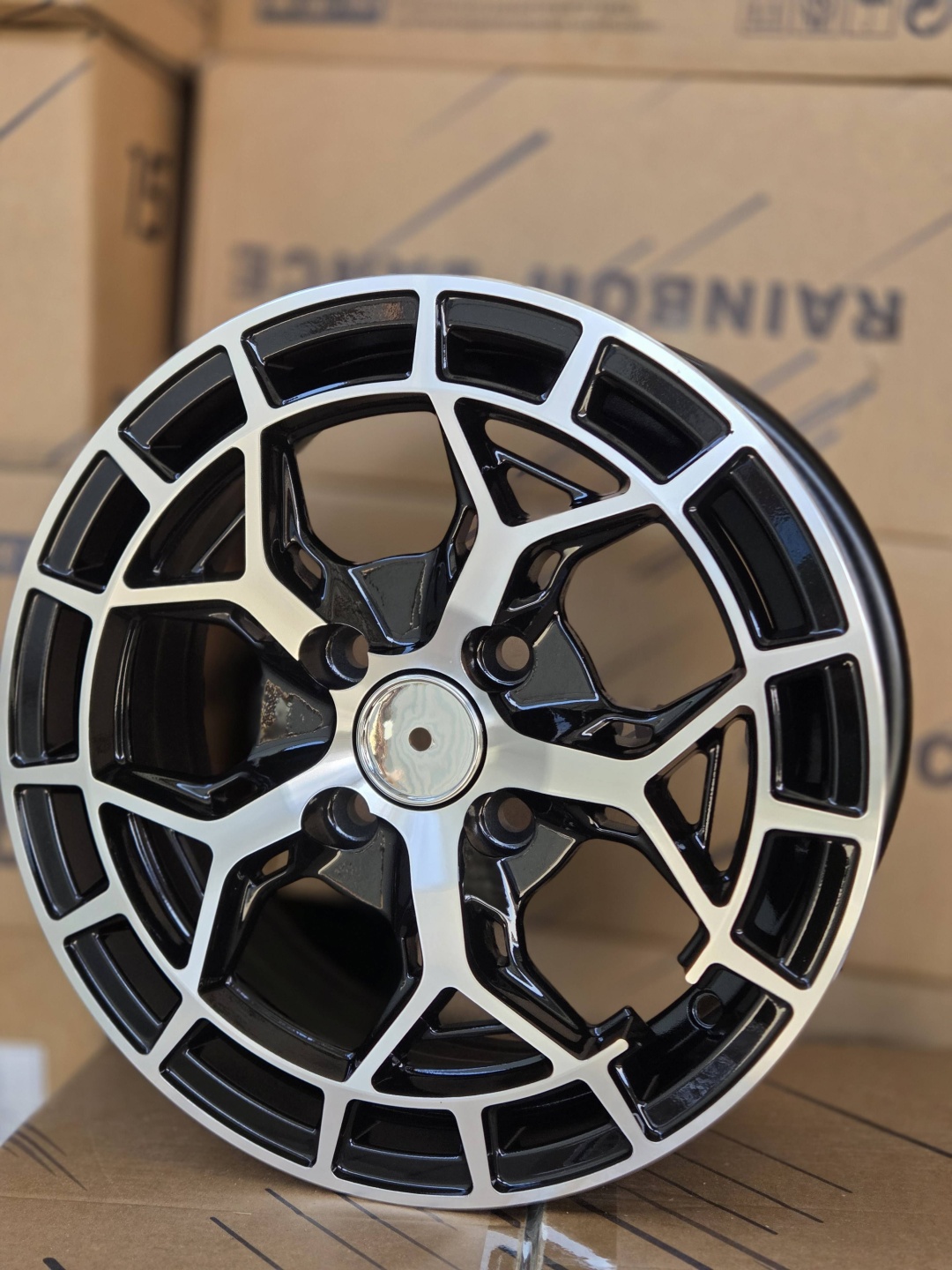 RNO 2057 7x15/4x100 D67.1 ET35 4 диска черный, серебристый