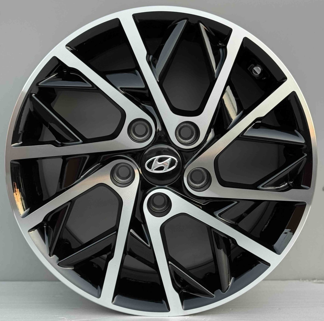 RNO 486 6.5x16/5x114.3 D67.1 ET48 4 диска черный, серебристый