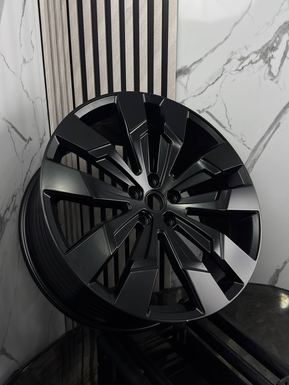 Top Grade fbx175-2 9.5x22/5x120 D72.56 ET45 4 диска черный матовый