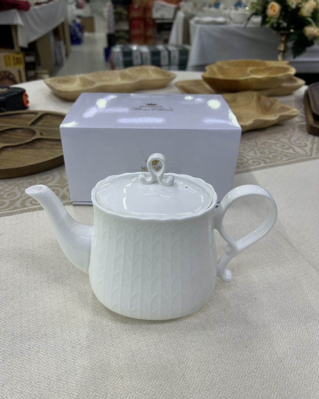 Чайник NARUMI 024482048 1 л, костяной фарфор