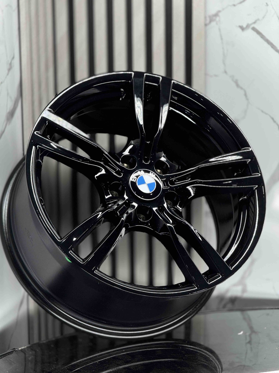 Top Grade bmw 835 8/8.5x18/5x120 D72.6 ET47 4 диска черный