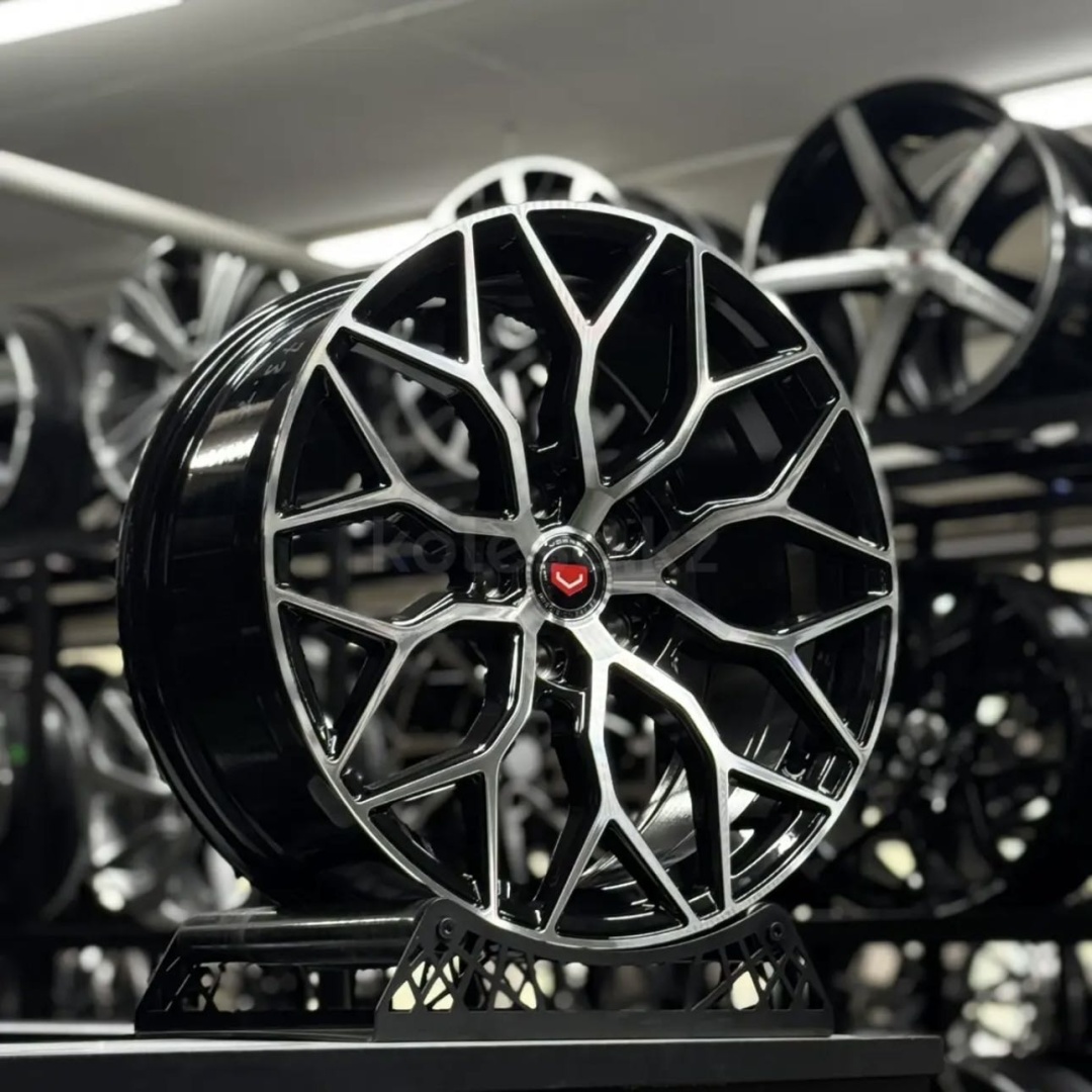 RNO 6159 7.5x17/4x100 D67.1 ET40 4 диска серебристый, хром, черный