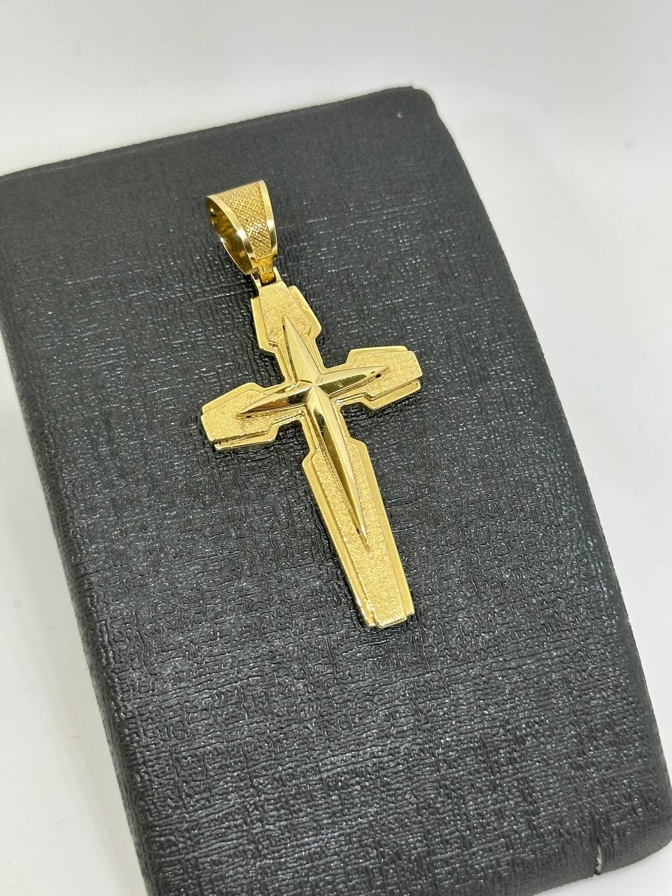 Крестик SAR JEWELRY Aro_E1_9335 вес 5.3 г золото, без вставок