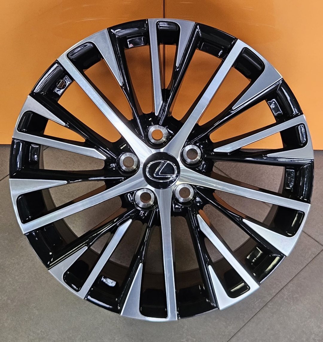 Fonyee SM LX 20011 8x18/5x114.3 D60.1 ET45 4 диска черный