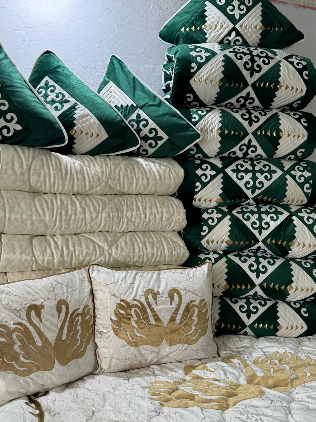 100 KORPE комплект корпе с подушками 220x80 см, вата, синтепон, зеленый, белый, золотистый