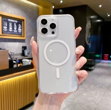 Чехол DDD для Apple iPhone 16 Pro прозрачный