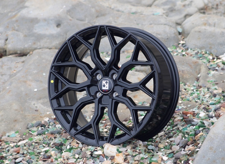 Rainbow VOSSEN 1701 7.5x17/5x114.3 D67.1 ET35 4 диска черный