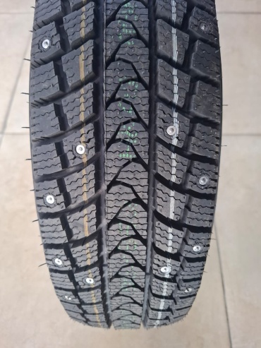Tracmax S550 225/75 R16 115 S с шипами