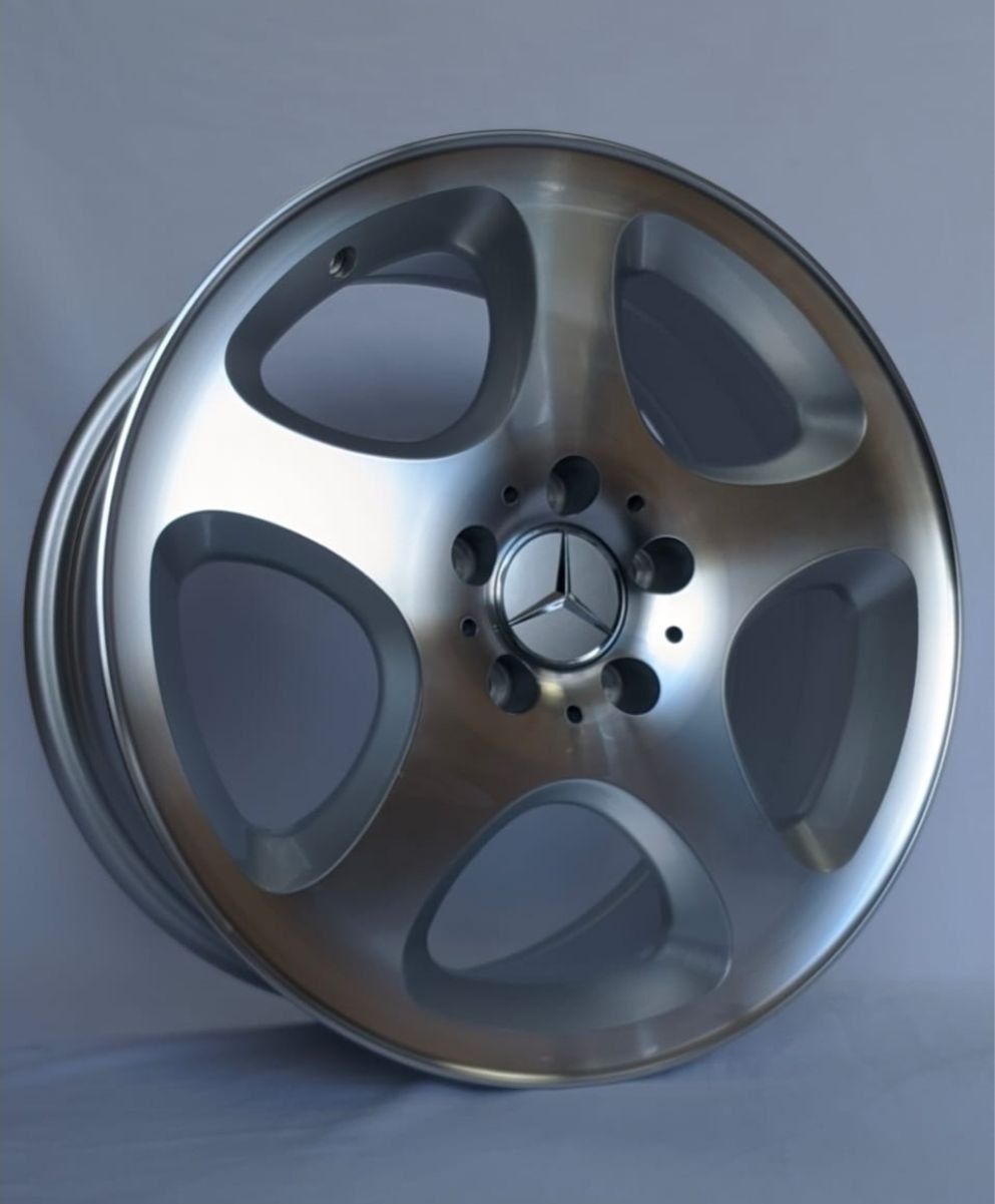RNO 388 8x17/5x112 D66.6 ET37 4 диска черный