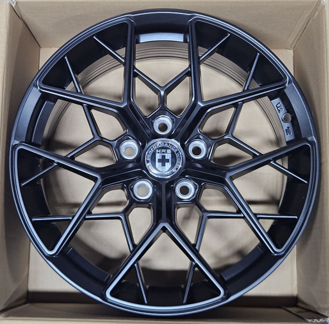 Fonyee XFG019 7.5x17/5x114.3 D73.1 ET35 4 диска черный