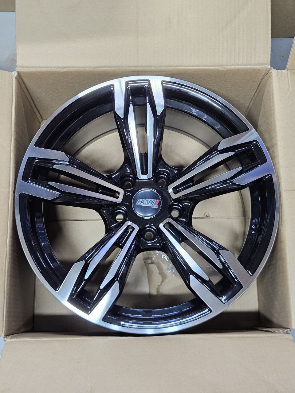 Fonyee SM LJ299 8.5x18/5x120 D74.1 ET20 4 диска черный