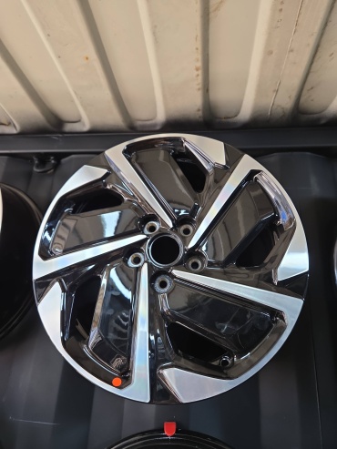 KIA Kia Sportage original 7x17/5x114.3 D67.1 ET48.5 4 диска черный, серебристый