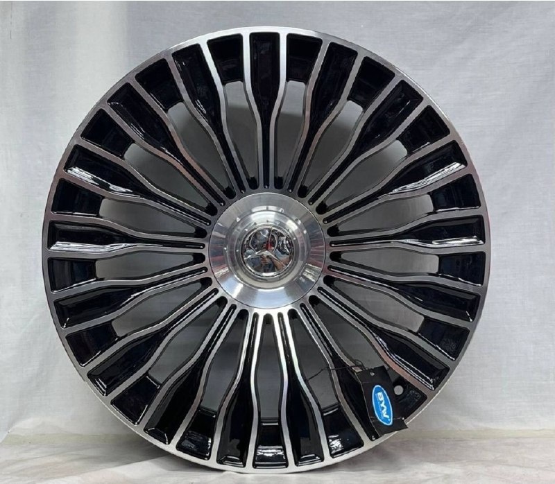 RNO 1785 8.5/9.5x20/5x112 D66.6 ET35 4 диска черный, серебристый