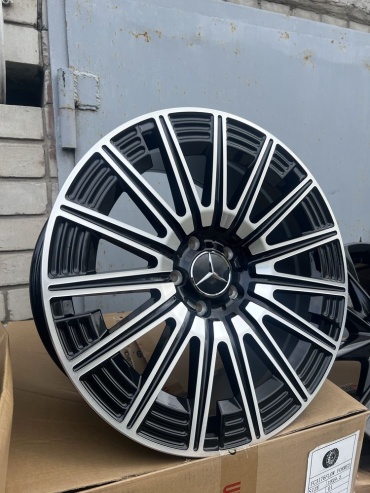 Rainbow Dance Mercedes 3041DD 8/9x18/5x112 D66.6 ET35.4 4 диска черный, серебристый